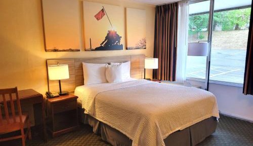 Queen Room - Disability Access/Non-Smoking