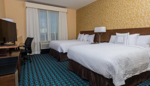 Queen Room with Two Queen Beds - Hearing Accessible