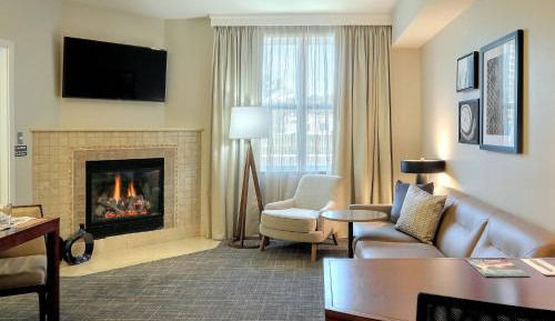 One-Bedroom Suite with Sofa Bed