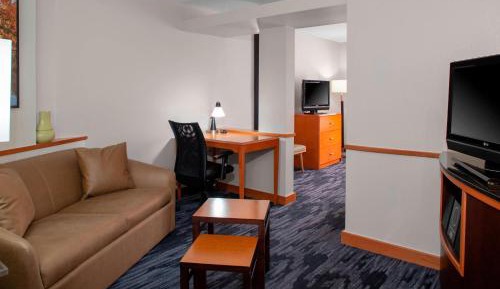 King Suite with Sitting Area, Bathtub and Sofa Bed - Mobility Access/Hearing Accessible