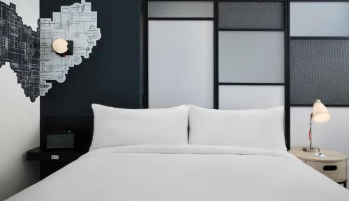 Queen Room - Hearing Accessible