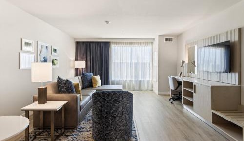 One-Bedroom King Suite