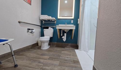 King Room - Accessible/Non-Smoking