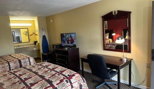 Queen Room with Two Queen Beds - Non-Smoking