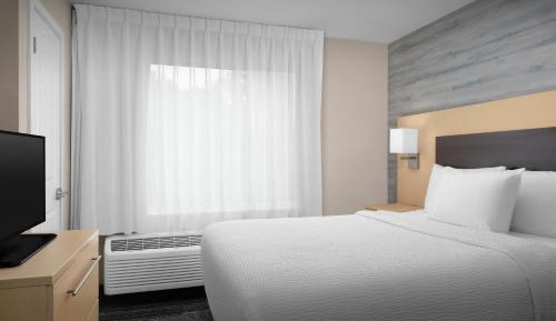 One-Bedroom Queen Suite with Sofa Bed