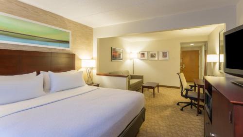 Standard King Room - Communications Accessible