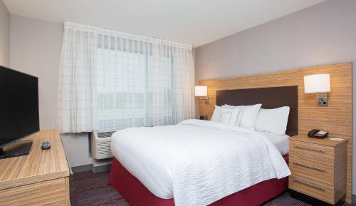 One-Bedroom Queen Suite with Sofa Bed