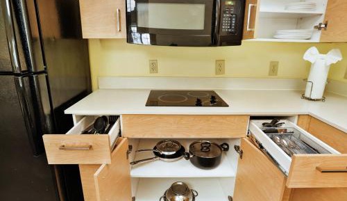 Two Bedroom Suite with One Queen Bed and Two Double Beds - Non-Smoking