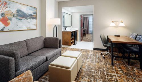 One-Bedroom King Suite - Hearing Access/Non-Smoking