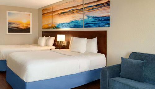 Deluxe Queen Room with Two Queen Beds - Non-Smoking
