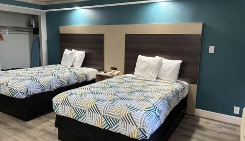 2 Double Beds Smoking