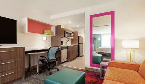 Queen Studio with Two Queen Beds - Non-Smoking