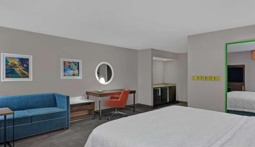 King Studio with Sofa Bed - Non-Smoking