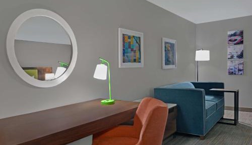 King Room with Sofa Bed and Study - Non-Smoking