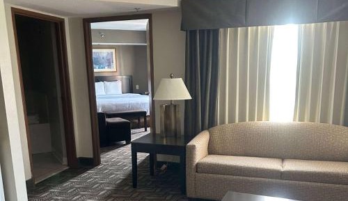 King Executive Suite - Non-Smoking