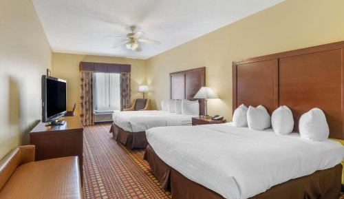 Queen Room with Two Queen Beds - Non-Smoking