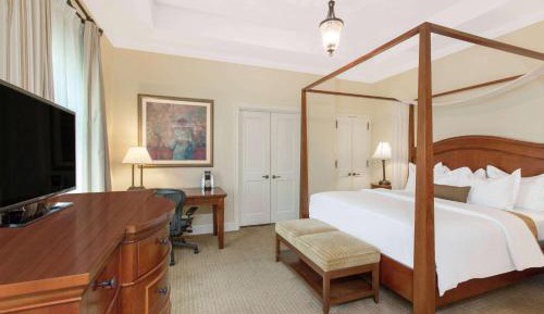 One-Bedroom King Suite - Non-Smoking