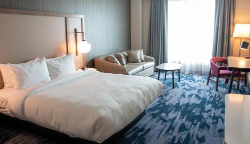 King Suite with Sofa Bed - Hearing Accessible