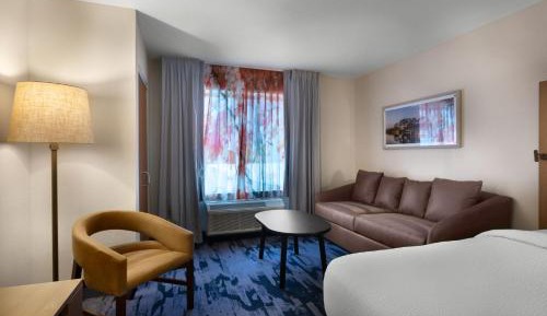 Studio with Two Queen Beds and Sofa Bed