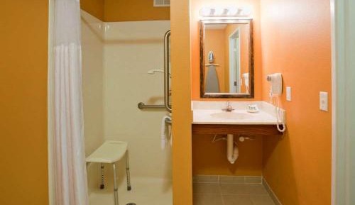 Deluxe Suite with Spa Bath