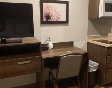 King Room with Tub - Mobility Accessible/Non-Smoking