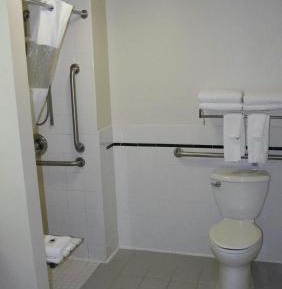 Deluxe Queen Room - Mobility Access/Non-Smoking