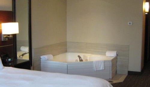 1 King Bed, Premier Suite, Jetted Tub, Non-Smoking