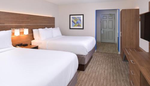 Standard Queen Room with Two Queen Beds