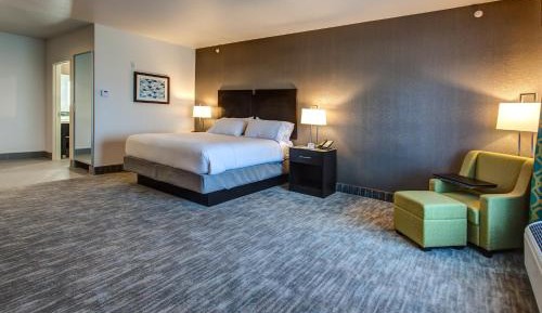 King Room - Mobility Access/Hearing Accessible