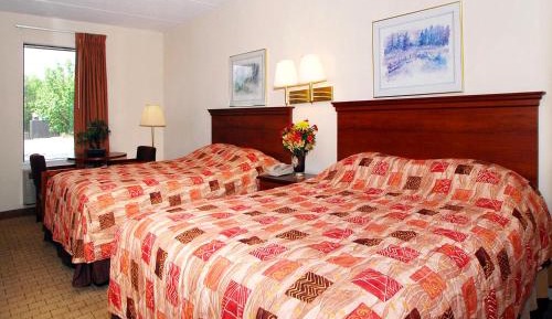 Queen Room with Two Queen Beds - Non-Smoking