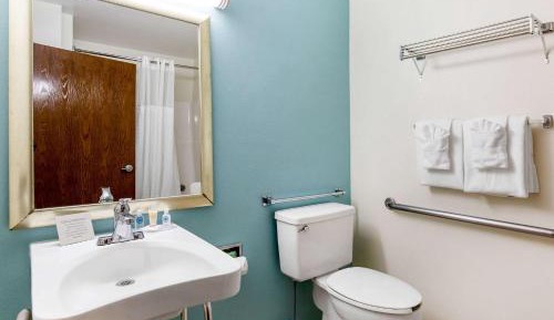 King Room - Accessible/Non-Smoking