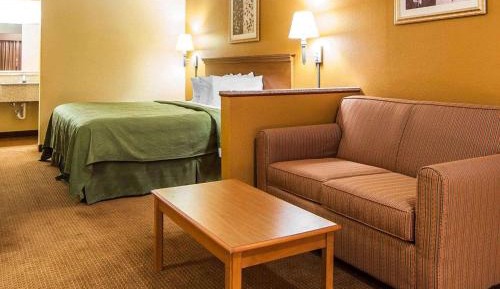 King Suite with Sofa Bed - Smoking