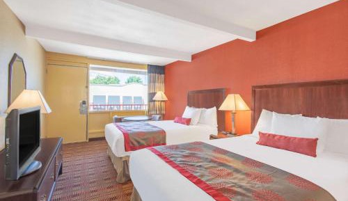 Double Room with Two Double Beds - Smoking