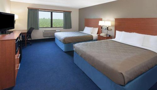 Queen Room with Two Queen Beds - Non-Smoking