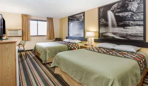 Queen Room with Two Queen Beds - Non-Smoking