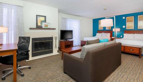Studio Suite with Two Double Beds - Non-Smoking