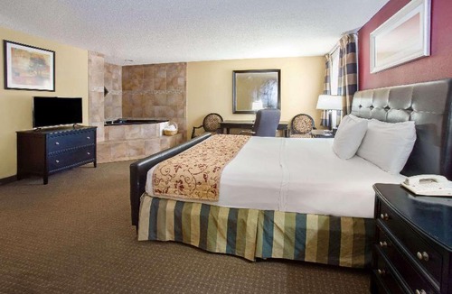 Bettendorf Hotel | Ramada by Wyndham Bettendorf
