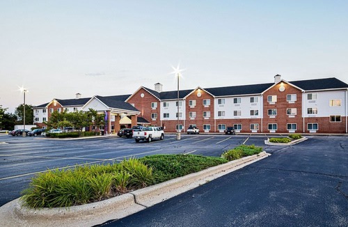 Vernon Hills Hotel | Holiday Inn Express Chicago Northwest-Vernon Hills, an Ihg Hotel
