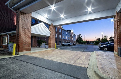 Vernon Hills Hotel | Holiday Inn Express Chicago Northwest-Vernon Hills, an Ihg Hotel