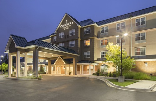 Rossville Hotel | Country Inn & Suites by Radisson, Baltimore North, MD