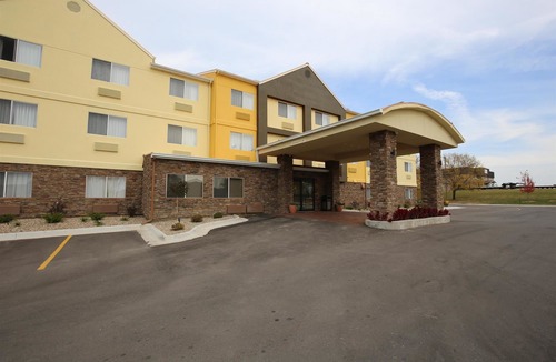 Muscatine Hotel | Best Western Pearl City Inn