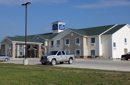 Waverly Hotel | Cobblestone Inn & Suites - Waverly