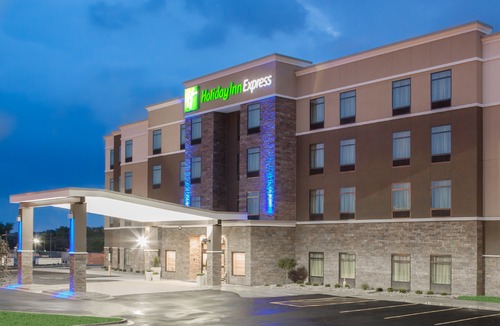 Quad Cities Hotel | Holiday Inn Express Moline - Quad Cities Area, an Ihg Hotel