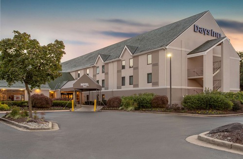 Lanham Hotel | Days Inn by Wyndham Lanham Washington D.C