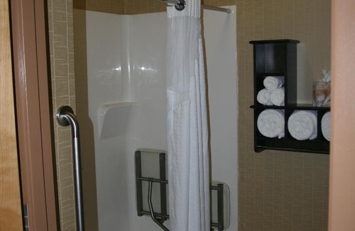 Vineland Hotel | Holiday Inn Express Hotel & Suites Vineland Millville, an IHG Hotel