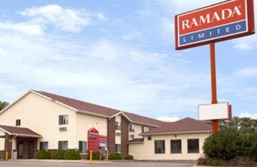 Cedar Rapids - Iowa City Hotel | Rodeway Inn Cedar Rapids