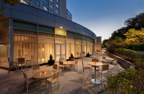 Linthicum Heights Hotel | Hilton Baltimore BWI Airport
