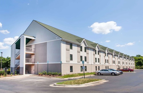 Lanham Hotel | Days Inn by Wyndham Lanham Washington D.C