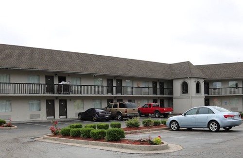 South Norfolk Hotel | Econo Lodge Chesapeake Route 13 and I-464