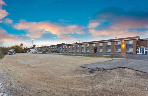 Cherry Valley Hotel | Days Inn by Wyndham Rockford